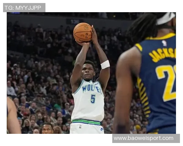 爱德华兹巧妙突破包夹精准传球助攻戈贝尔精彩扣篮得分 爱德华兹巧妙突破包夹精准传球助攻戈贝尔精彩扣篮得分