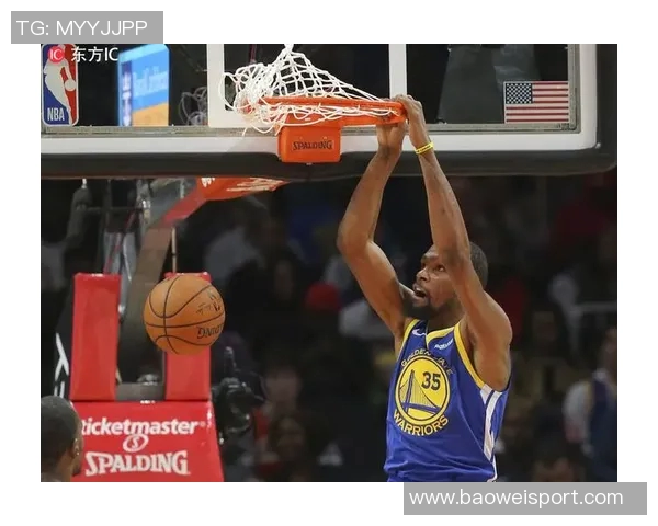 马卢阿奇精彩顺下空接暴扣成功打入本场首分展现出色表现 马卢阿奇精彩顺下空接暴扣成功打入本场首分展现出色表现