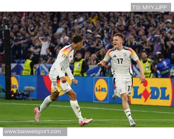 水晶宫追逐19岁荷兰新星斯米特面临曼联皇马强劲竞争 水晶宫追逐19岁荷兰新星斯米特面临曼联皇马强劲竞争