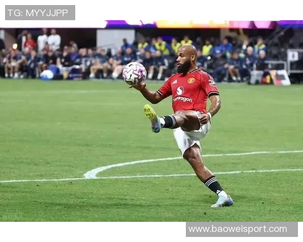 姆伯莫秘密劝说巴莱巴加盟曼联共同分享红魔的快乐与荣耀 姆伯莫秘密劝说巴莱巴加盟曼联共同分享红魔的快乐与荣耀