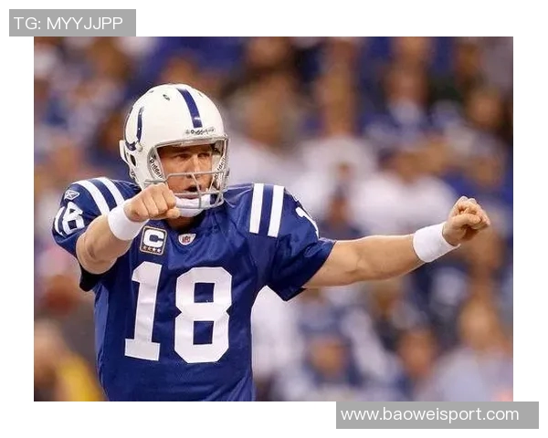 德克萨斯大学橄榄球队成员观战马刺星三代曼宁与文班合影互换球衣精彩瞬间